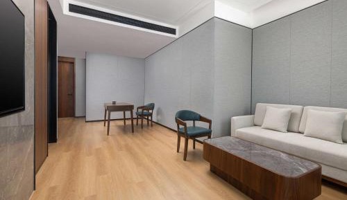 Executive King Suite - Non-Smoking