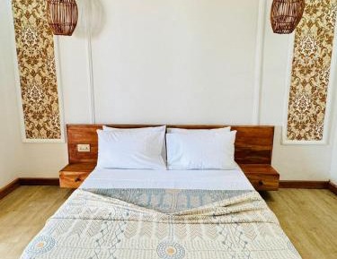 Queen Room with Garden View