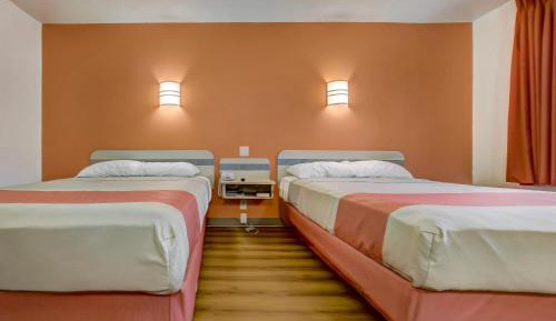 Queen Room with Two Queen Beds - Non-Smoking