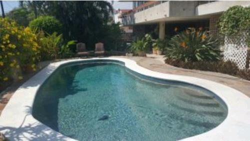 Apartment with Pool View 
