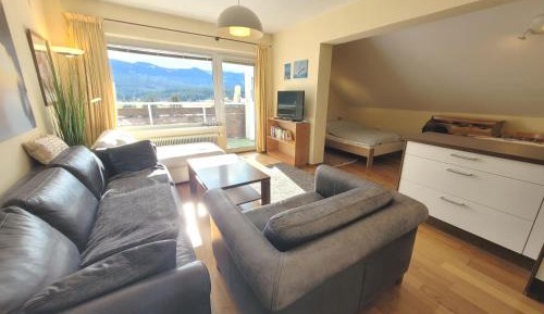 Apartment with Mountain View