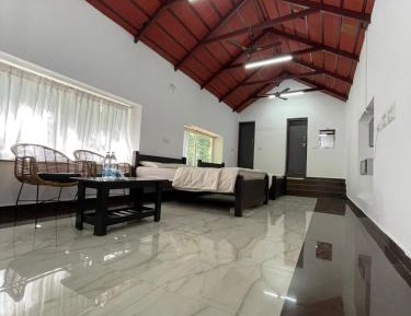 Deluxe Double or Twin Room with Balcony