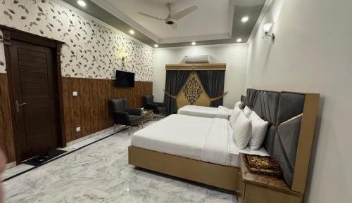 Deluxe Family Room