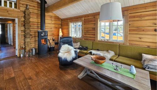 Three-Bedroom Holiday Home 