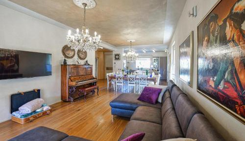 Five-Bedroom Holiday Home