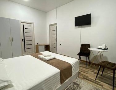 Deluxe Double Room (2 Adults + 1 Child)