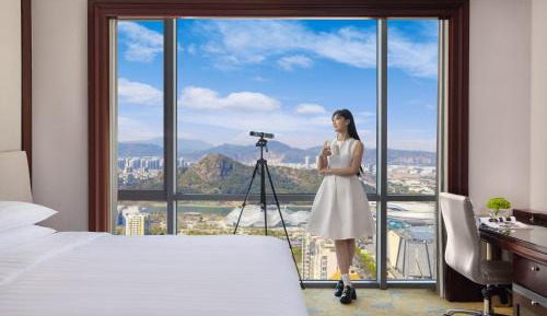 King Room with Mountain View