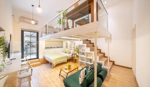 Studio with Sofa Bed