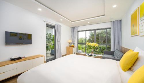 Double Room with Pool View