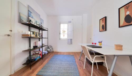One-Bedroom Apartment with Terrace