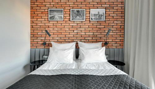 One-Bedroom Deluxe Apartment
