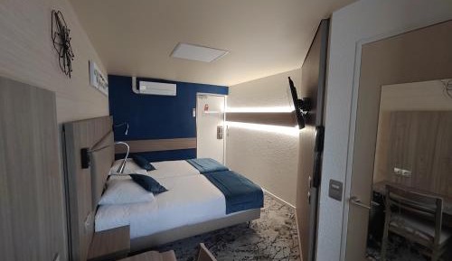 Twin Room (2 Adults)