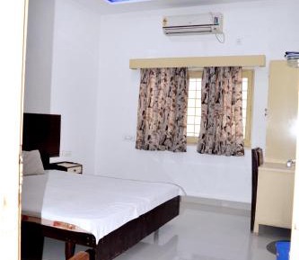 Deluxe Double Room (2 Adults + 1 Child)