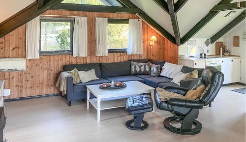 Three-Bedroom Holiday Home 