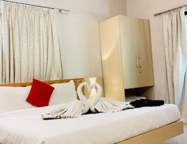 Deluxe Double Room (2 Adults + 1 Child)