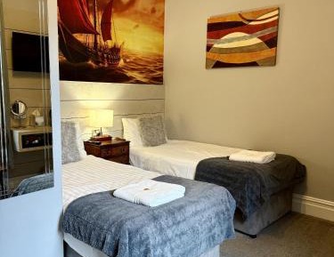 Twin Room with Private Bathroom