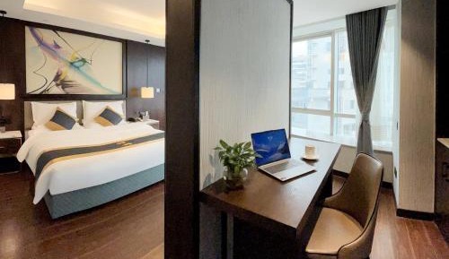Deluxe Queen Room