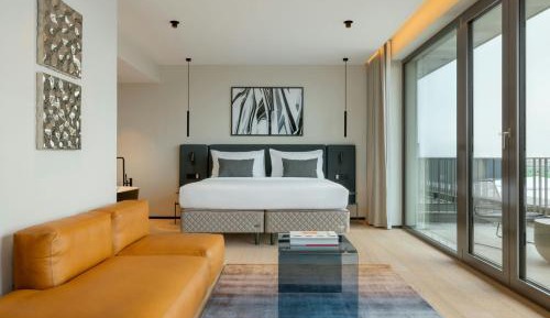 Junior King Suite with Garden View