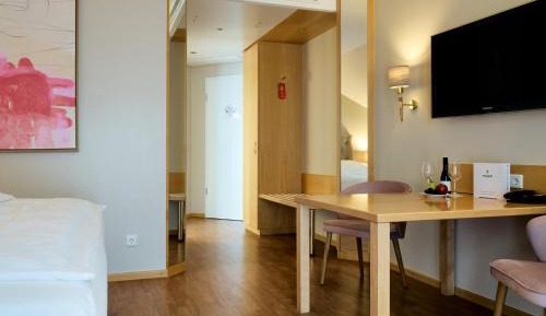 Deluxe Double Room****