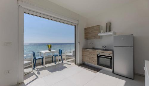 Family Room with Sea View