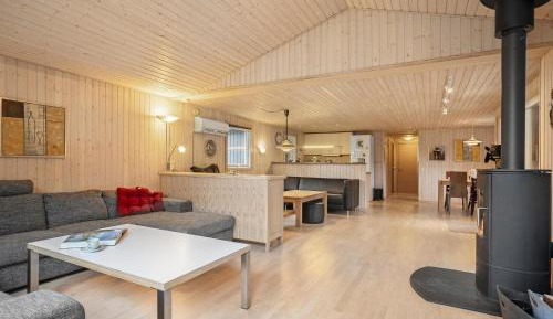 Three-Bedroom Holiday Home 