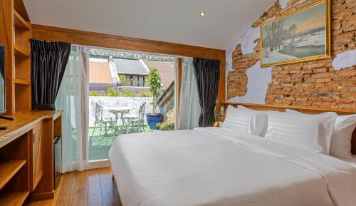 Deluxe Double Room with Balcony