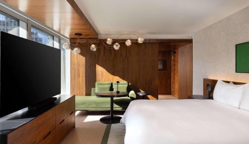 Fairmont Gold Harbor and Mountain View Room with King Bed