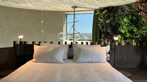Deluxe Suite with Spa Bath