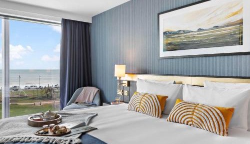 Superior Privilege Room with One Double Bed and Bay View
