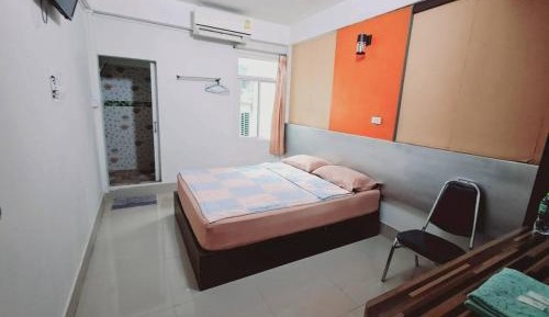 Standard Queen Room