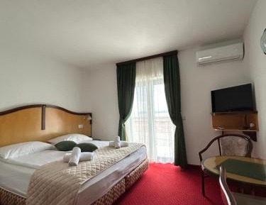 Deluxe Double Room with Balcony and Sea View