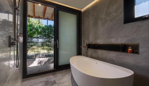 Forest Floral Family with Private Jacuzzi