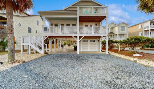 Four bedroom holiday home 