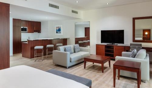 Deluxe Studio - Executive Lounge Access and Complimentary Beach Kit 
