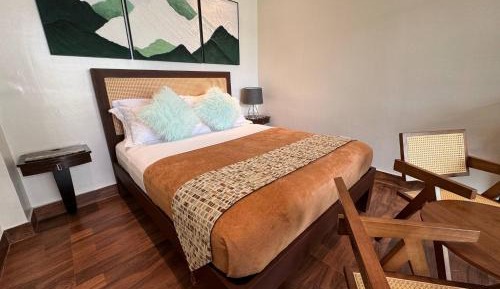 Deluxe King Suite