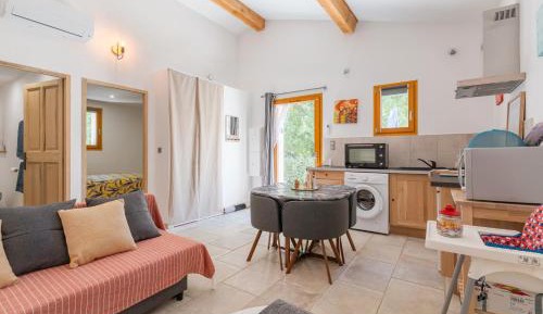 Superior One-Bedroom Apartment