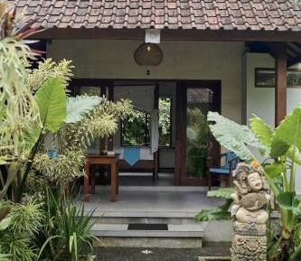 Deluxe Bungalow with Garden View