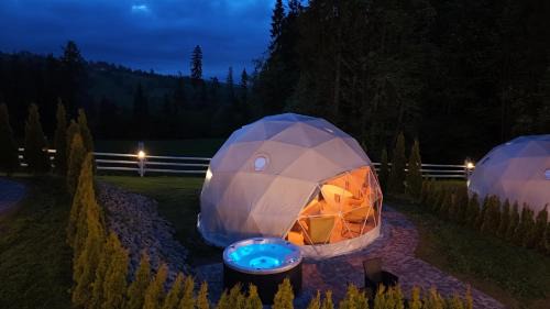 Yellow tent - Pables