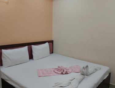 Deluxe Double Room (2 Adults + 1 Child)