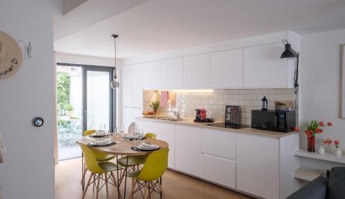 One-Bedroom Apartment with Terrace