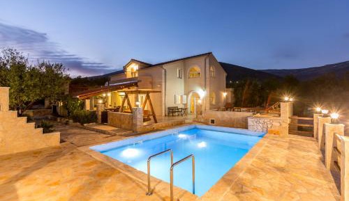 Four-Bedroom Holiday Home