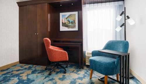 King Room with King Bed - Non-Smoking