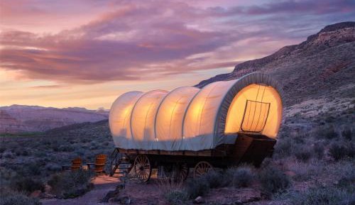Wagon with One King Bed, Bunk Beds and Shared Bathroom