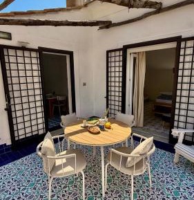 Deluxe Double Room with Balcony and Sea View