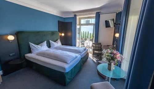 Deluxe Double or Twin Room with Lake View