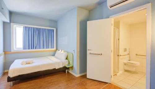 Standard Room - Mobility Accessible