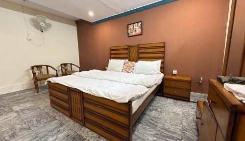 Deluxe Double Room (2 Adults + 1 Child)