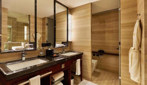 Two-Bedroom Apartment with City View