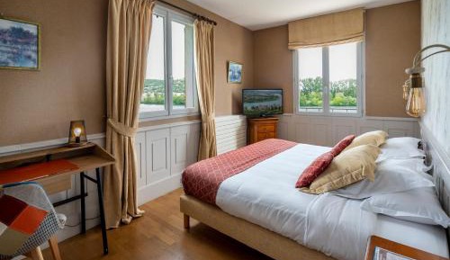 Suite (2 People)