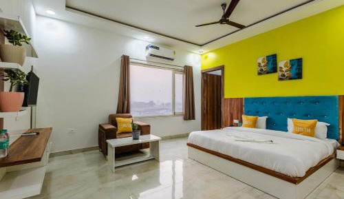Deluxe Double Room (2 Adults + 1 Child)